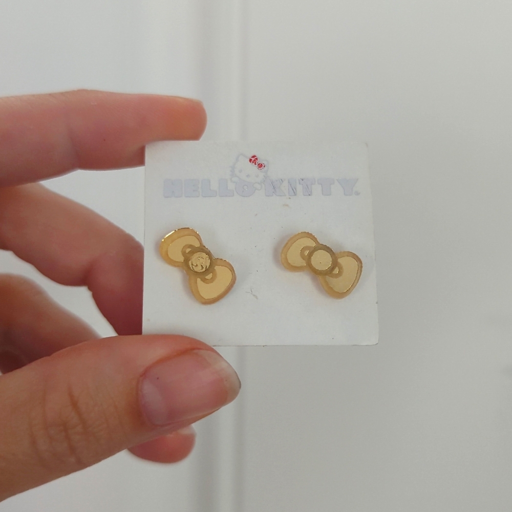 Hello Kitty mirror gold bow earrings